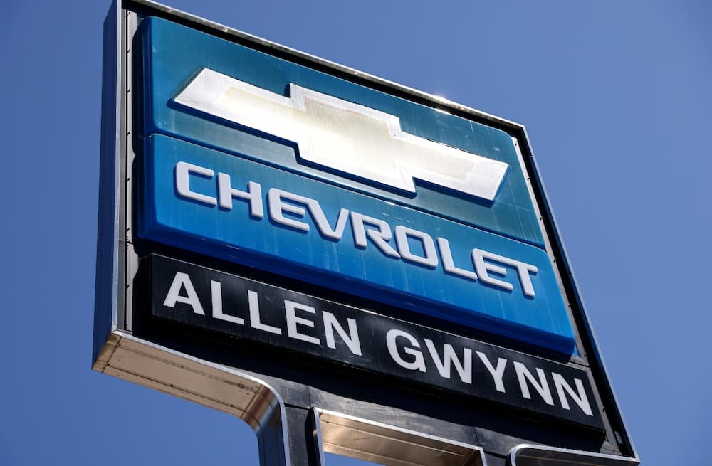 Shares of General Motors rose after it confirmed its profit forecast in spite of inflation concerns