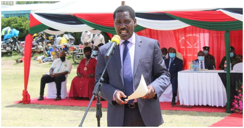 Peter Munya fired back at leaders criticising govt projects.