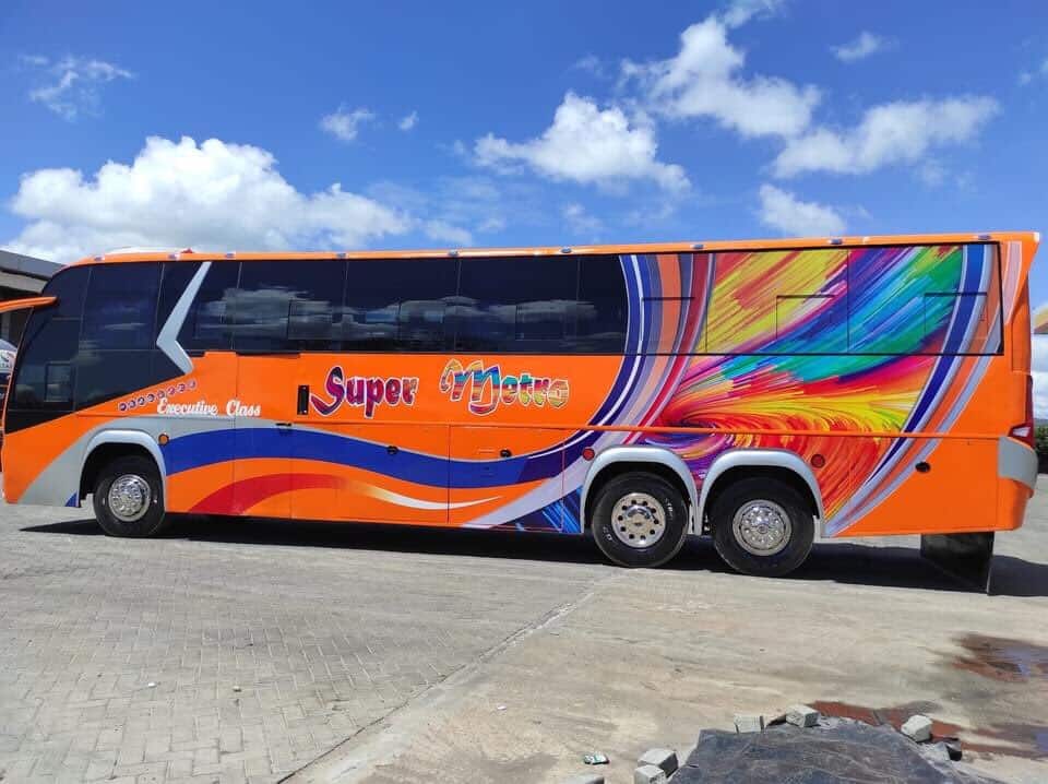 Super Metro bus
