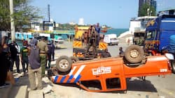Mombasa: Vehicle overturns at Likoni Channel hours after truck plunged into Indian Ocean
