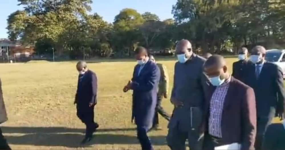 Rais wa Zambia Edgar Lungu Azirai Wakati wa Sherehe ya Kumbukumbu ya jeshi