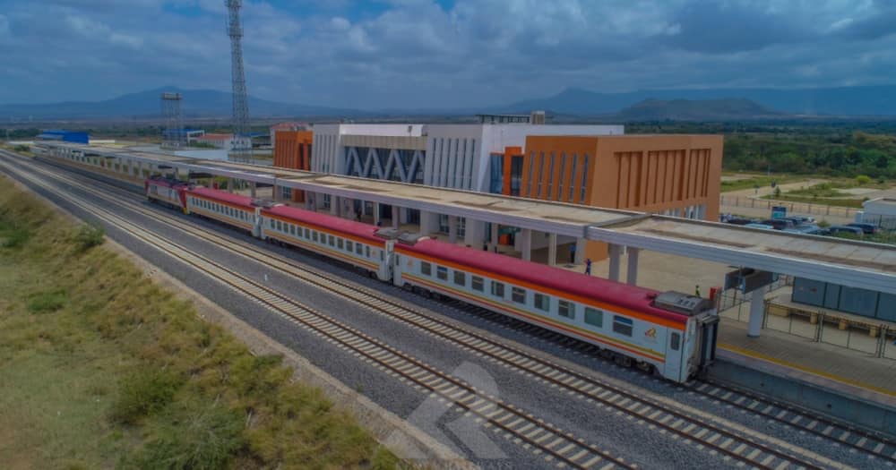 A passenger train at Maai Mahiu Railway Station.