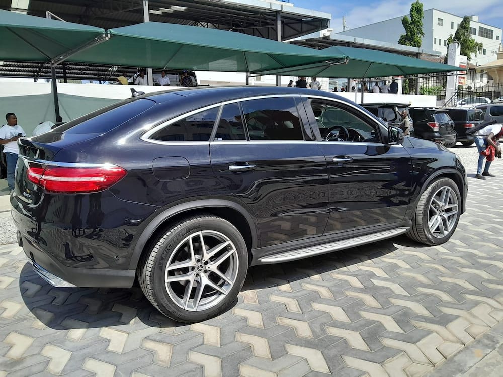 Mercedes AMG GLE 350D side view