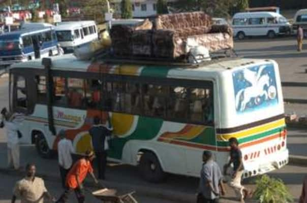 Section of Kenyans flee Nairobi ahead of Uhuru's crucial meeting with governors