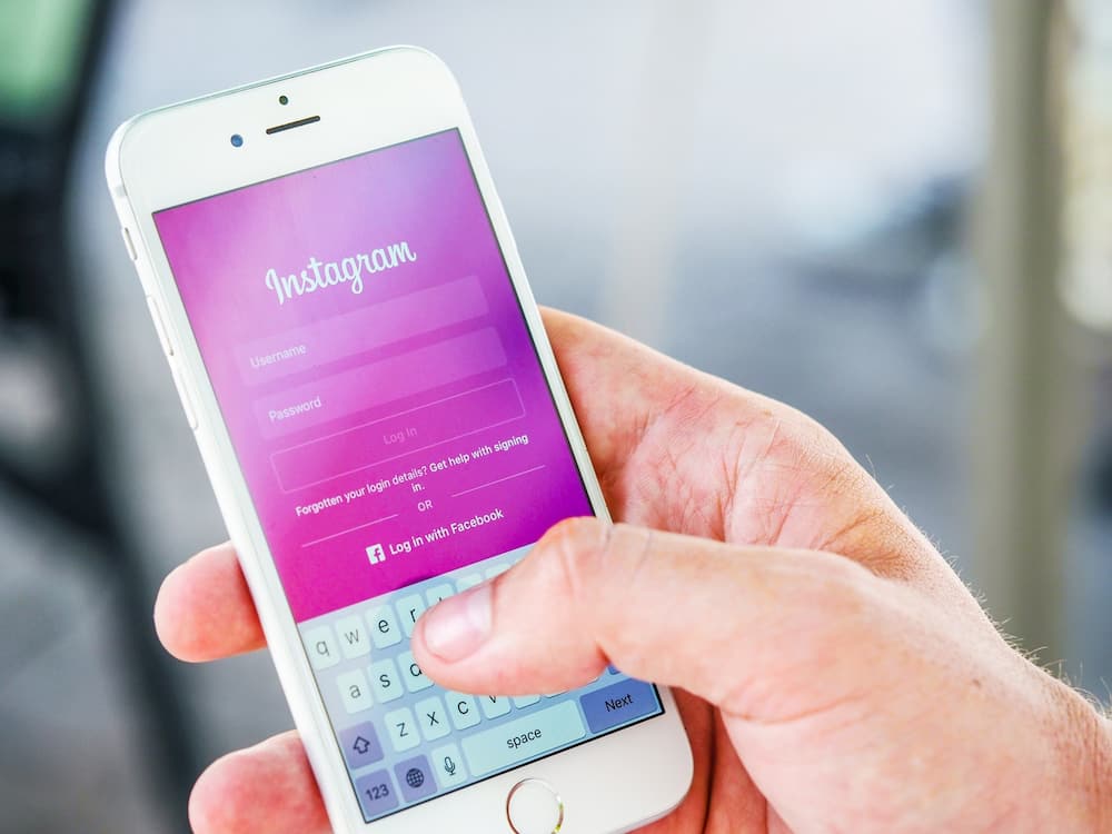 How to delete Instagram messages from both sides