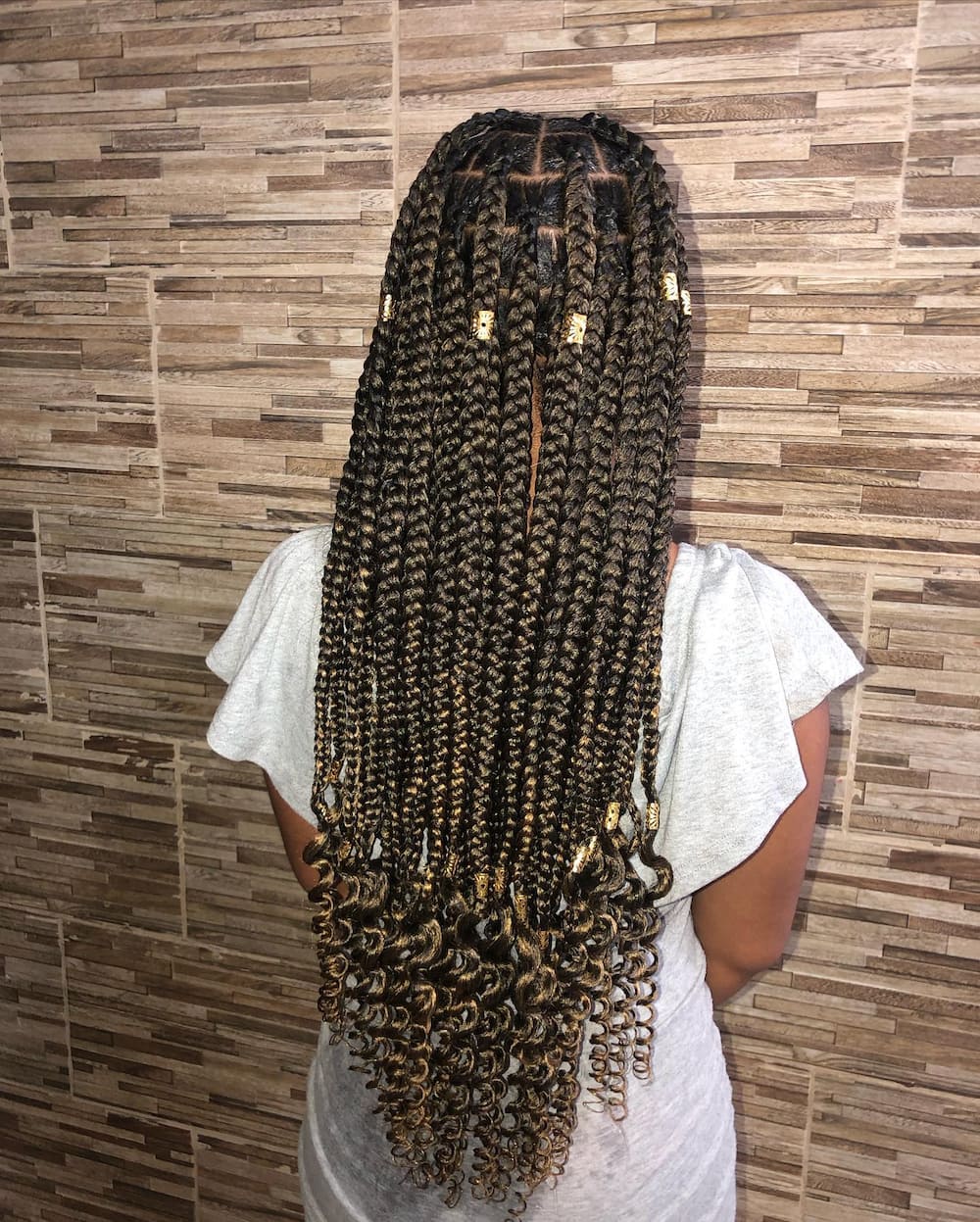 20 trendy knotless braids with beads for short and long hair