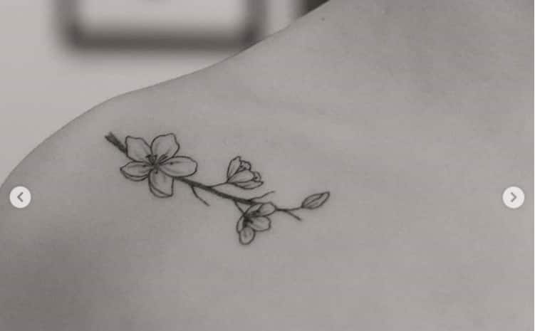 25 small tattoo ideas for women and girls in Kenya