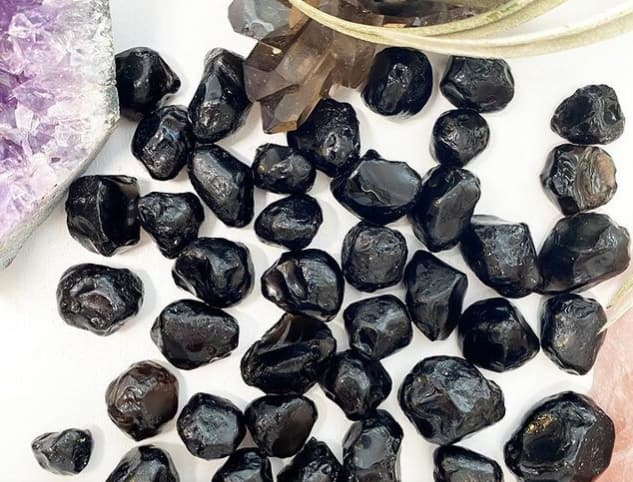 Sparkly black deals gemstone