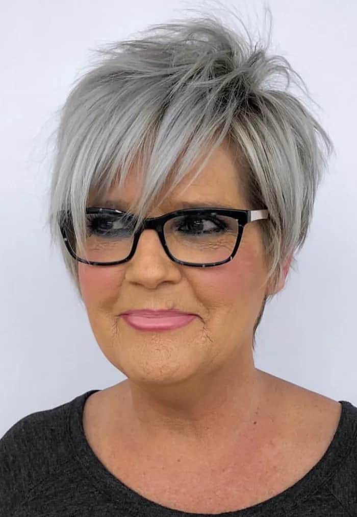 fuller figure short hairstyles for chubby faces and double chins