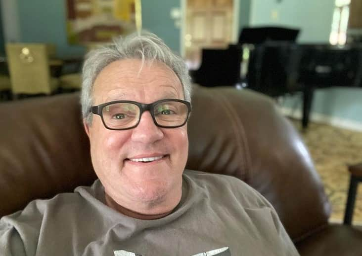 Is Mark Lowry married?