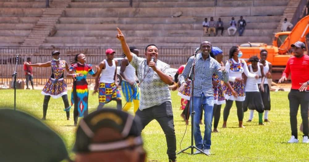 Ben Githae performing. Photo: Mwangi Maina.