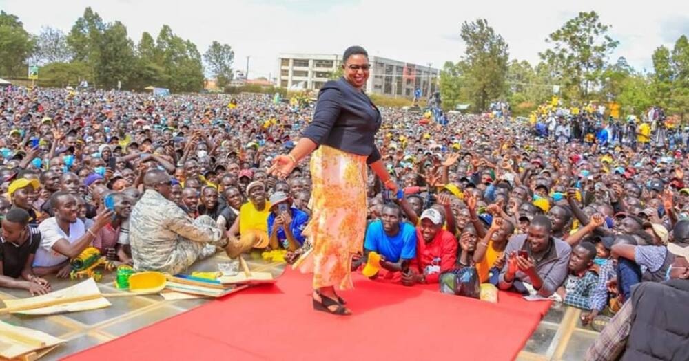 Aisha Jumwa Apandwa na Mori na Kuchemkia Umati Alioulinganisha na Majibwa