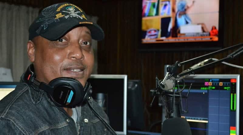 5 legendary radio personalities who have remained faithful to the trade