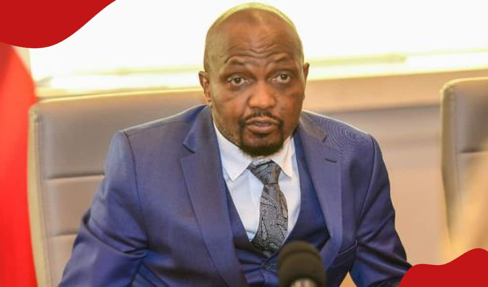 Moses Kuria Azua Sarakasi Hewani Akihojiwa,Asisitiza Aruhusiwe Ampigie Simu Mercy Luseno wa Kakamega