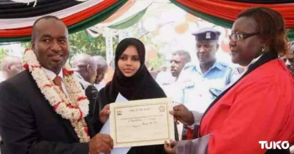 Madina Fazzini: Picha za Kudondosha Mate za Mke Mrembo wa Joho