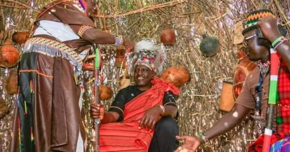 Governor Charity Ngilu of Kitui slammed Deputy President William Ruto for putting on traditional gear while always criticising others.