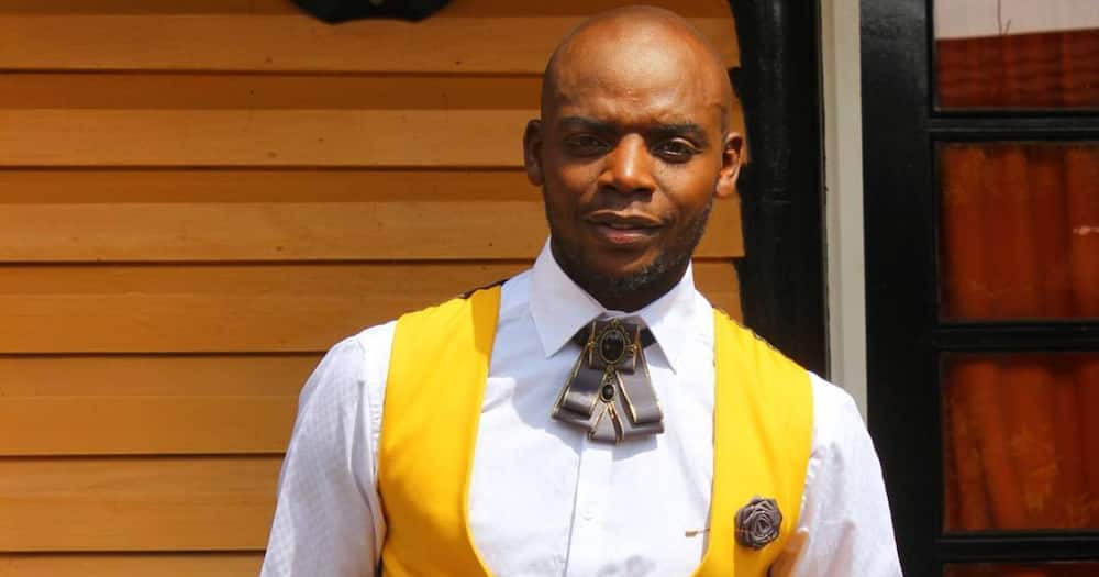 Singer Jimmy Gait urges people not to get into marriage due to pressure.