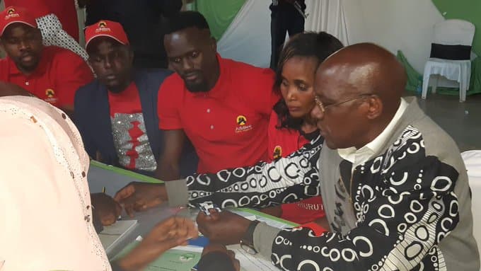 IEBC yamnyima Mariga idhini ya kuwania Kibra kwa sasa