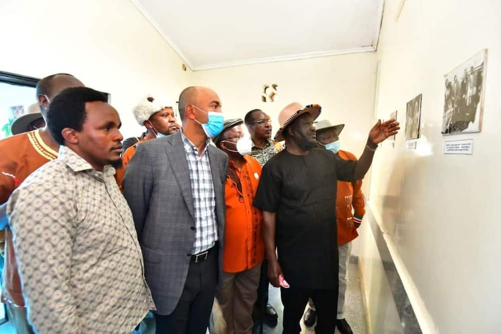 Raila Odinga skips National Prayer Day, hosts Kikuyu and Luo elders in Bondo