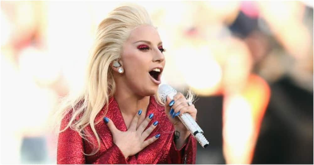 Jamaa aliyekuwa akiwatembeza mbwa wa Lady Gaga alishambuliwa kwa risasi