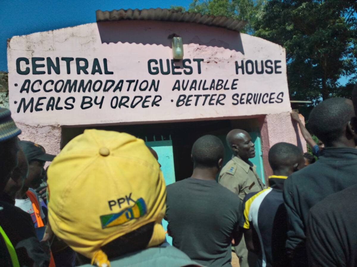 AP officer gets stuck while eating someone's wife in guest house in Vihiga