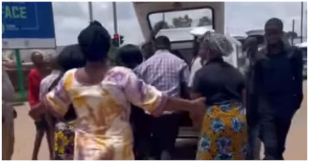 Mourning Family Traumatised after Coffin of Kin Falls from Moving Hearse: "We Surrender"