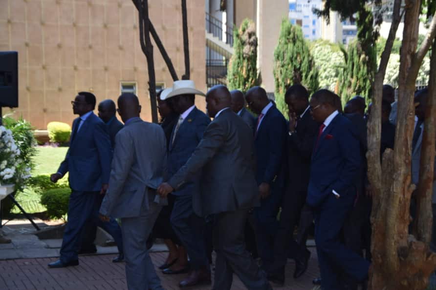 Daniel Moi: Raila Odinga views body of ex president 6 days after death