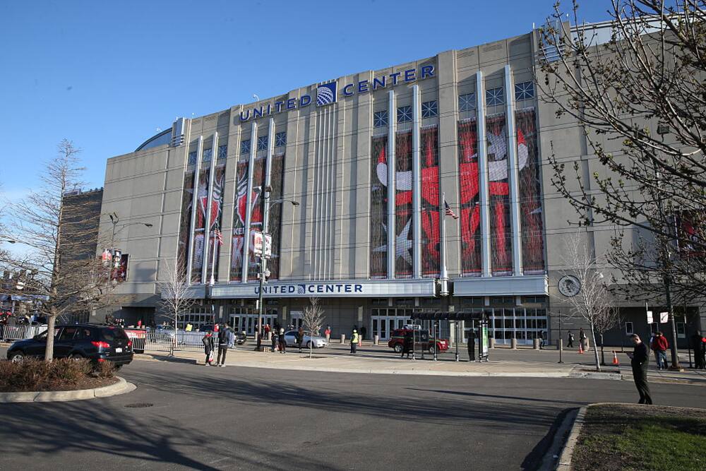 Chicago Bulls unveil new United Center court design