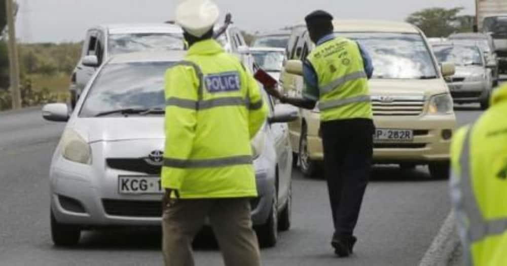 Watu Wawili Wakamatwa Baada ya Kumkatakata Afisa wa Trafiki Akiwa Kazini