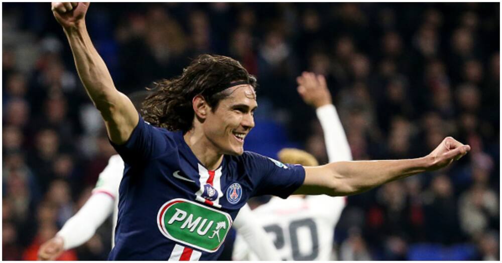 Edinson Cavani trains with Man United for first time since summer move