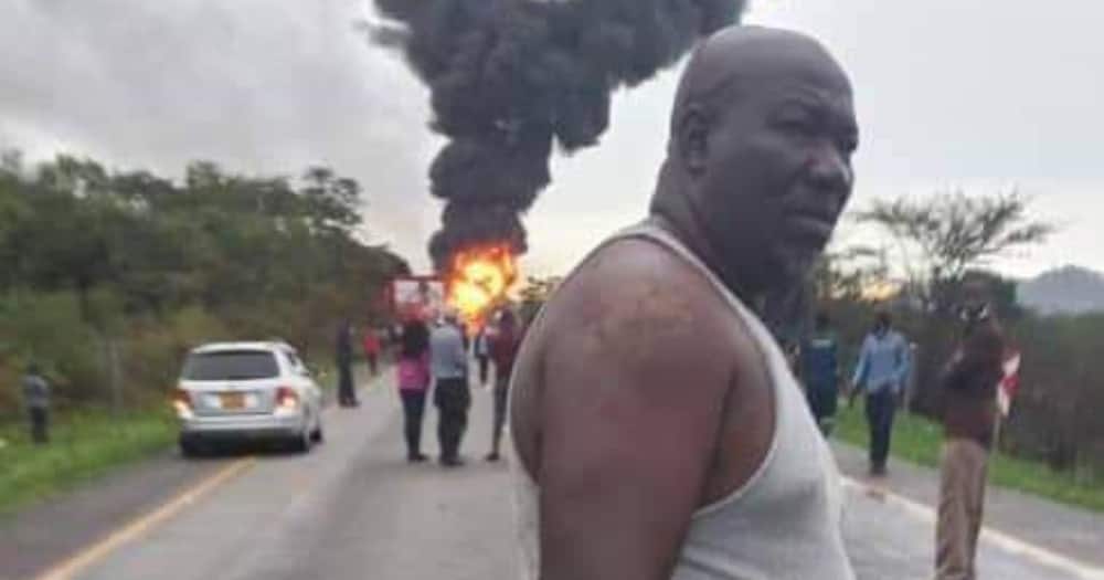 Man who saved 8 people from a burning bus to be honoured by the Zimbabwean government.