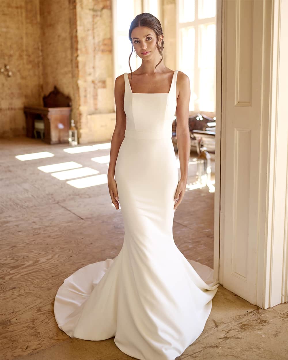 Crepe material styles for wedding dress