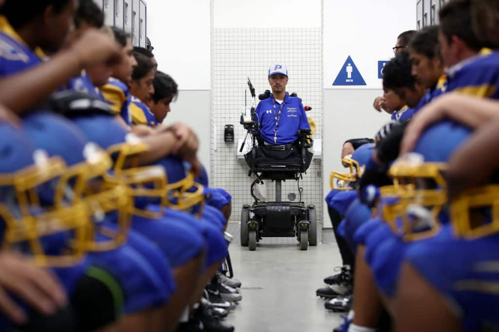 Meet inspiring American football coach Rob Mendez, born with no arm or legs