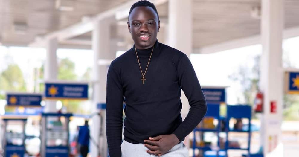 Eddie Butita mimics foreign star's arrival in Kenya for a concert.