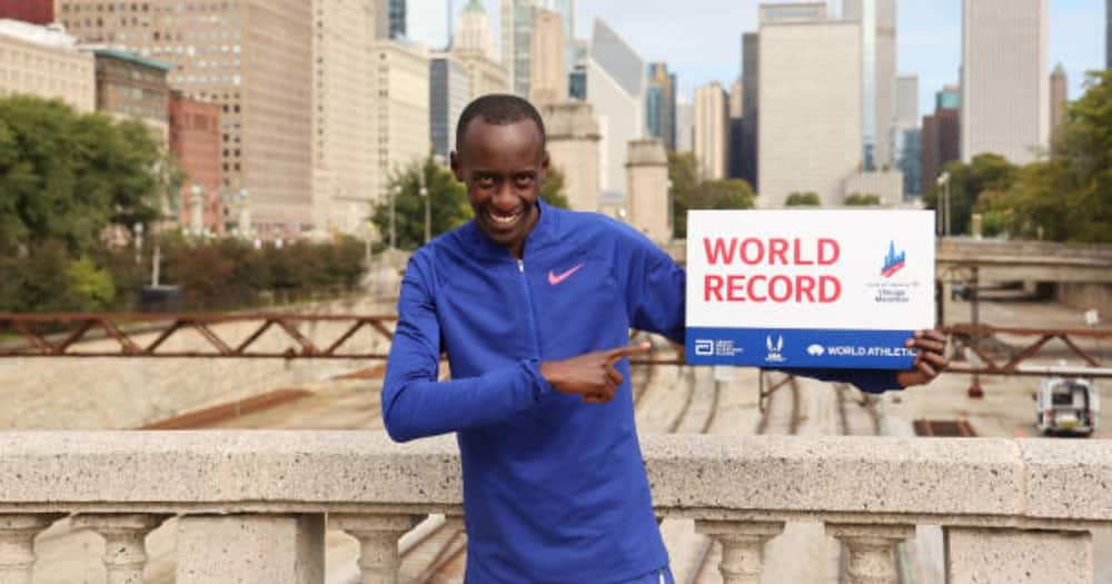 Kelvin Kiptum broke the men's marathon record in Chicago.