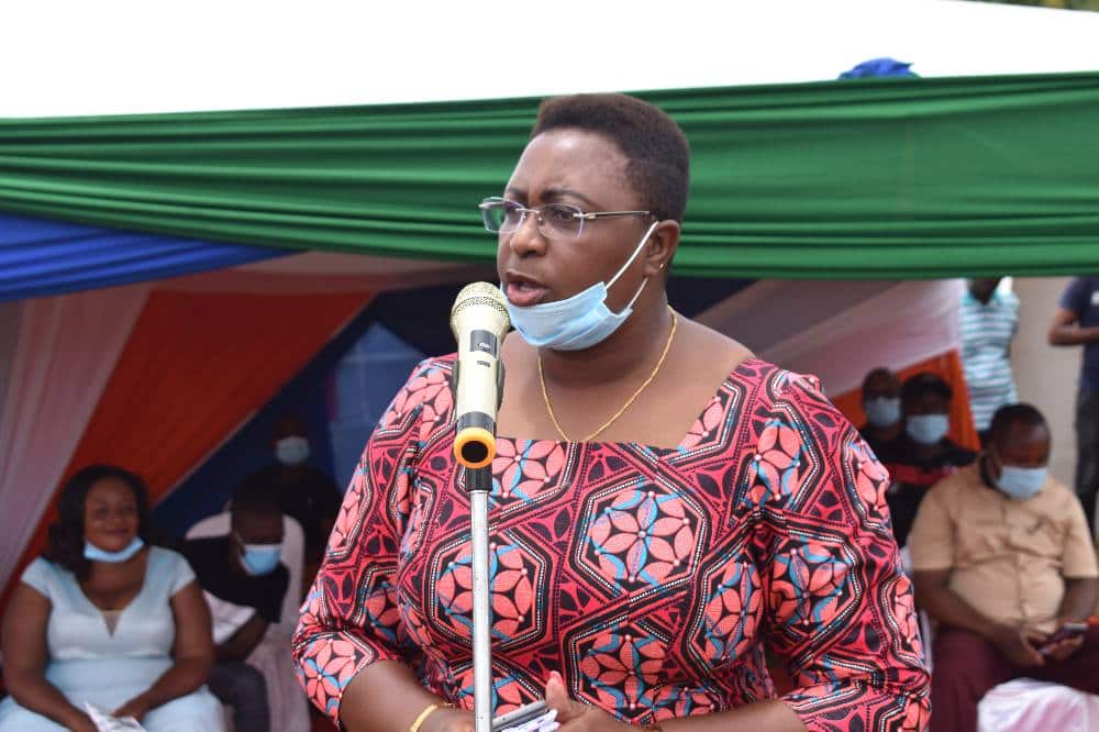 Aisha Jumwa excites Matungu residents while shaking her waist to Diamond's song during campaign