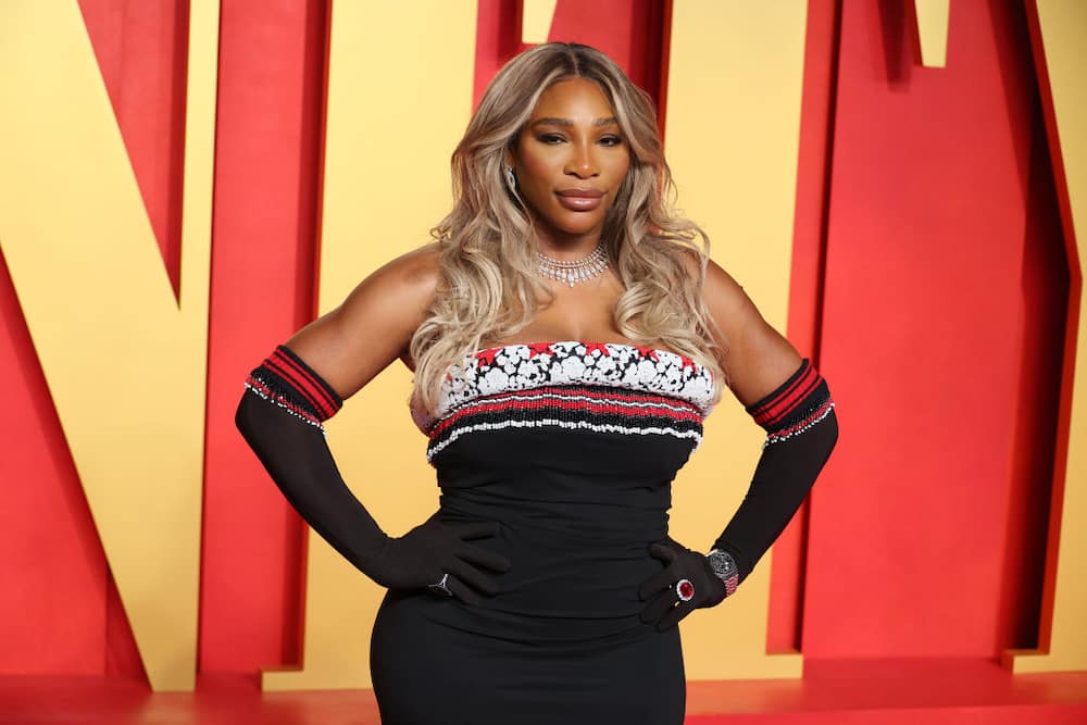 Serena Williams attends the 2024 Vanit Fair Oscar Party and poses for a photo