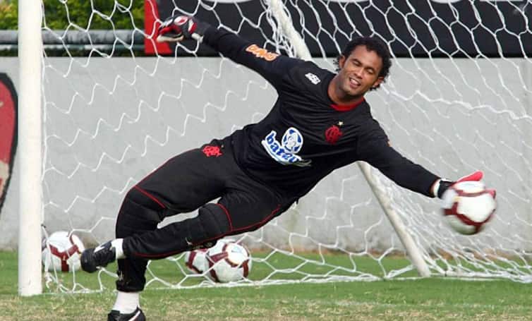 Bruno Fernandes: Ex-Flamengo goalkeeper makes return to football after six years in prison
