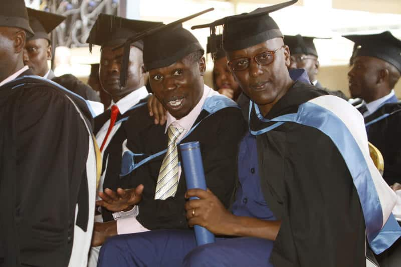 Kamiti Prison: 17 inmates graduate with law degrees