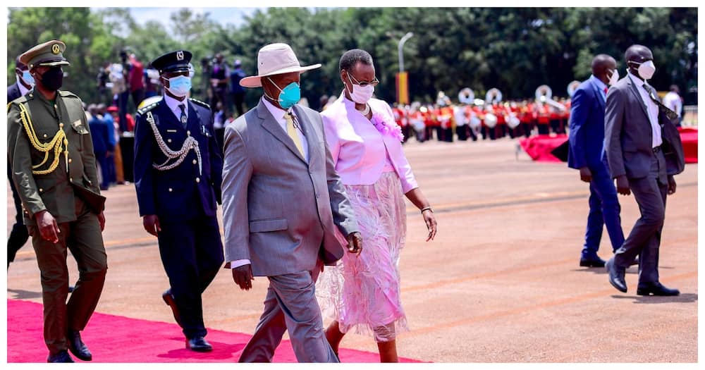 Yoweri Museveni has warned the teachers about having the government at ransom.