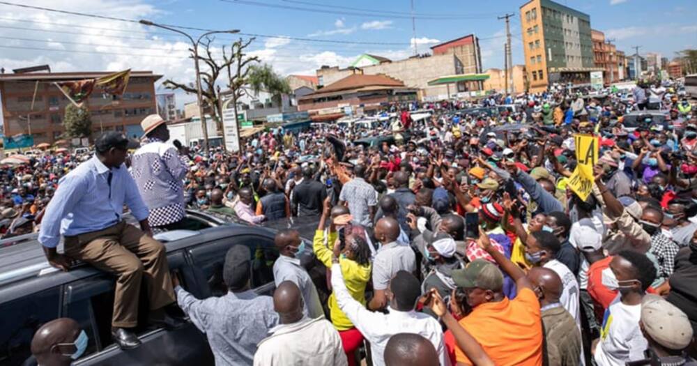 Baba Apokelewa kwa Shangwe Mt Kenya, Asema Amejua Siri ya Kukwea Mlima