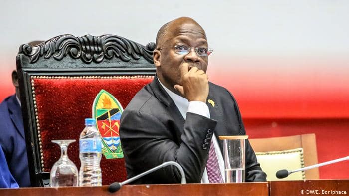 Rais Magufuli afichua mamake amekuwa akilishwa kwa kutumia mpira kwa miaka 2