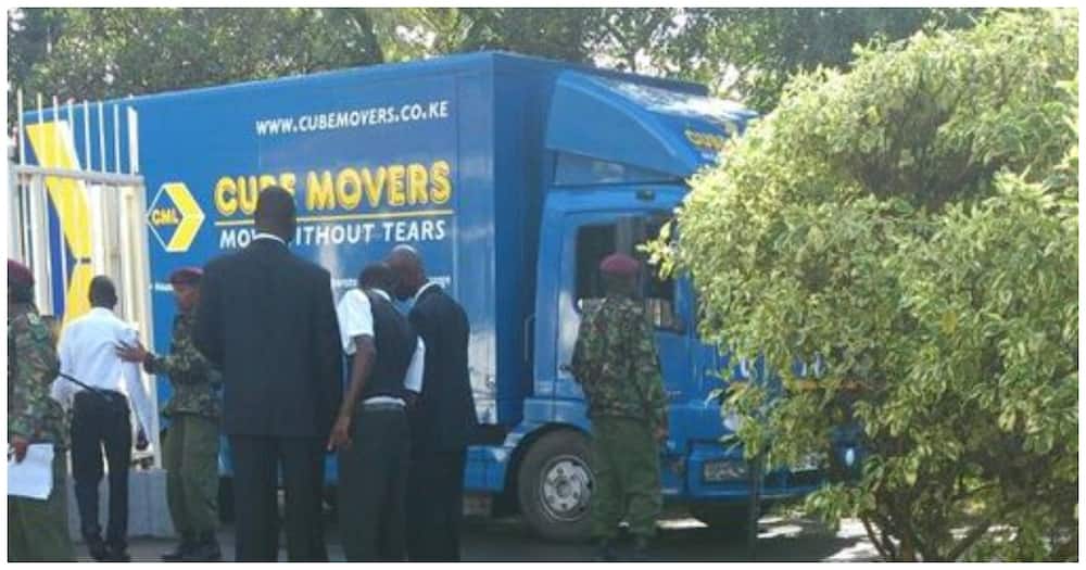 Fact-check of moving trucks in state house.