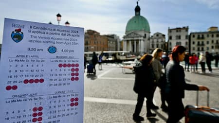 In world first, Venice to trial day tickets