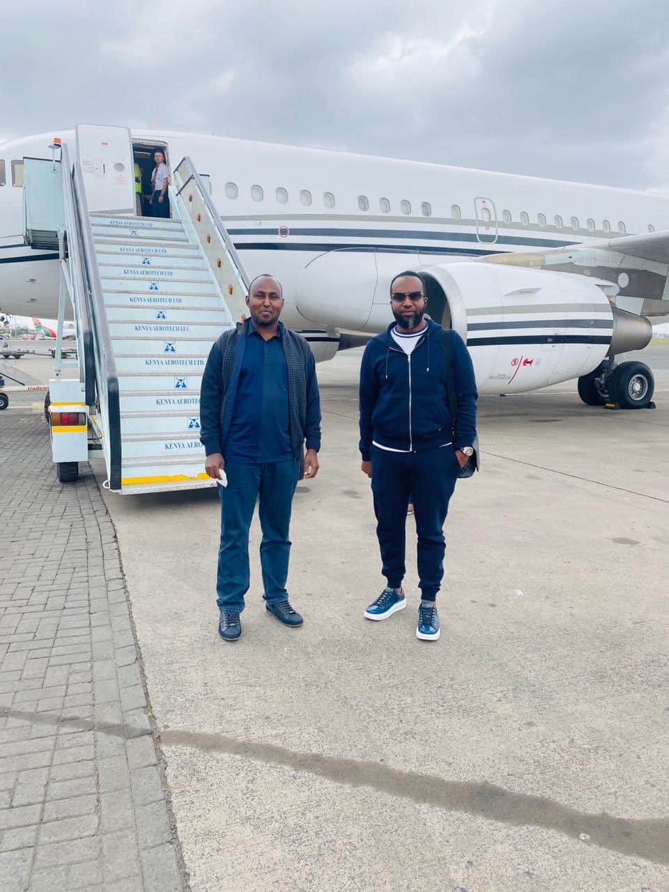 Baba ni baba: Gavana Joho, Junet wafunga safari hadi Dubai kumuona Raila Odinga