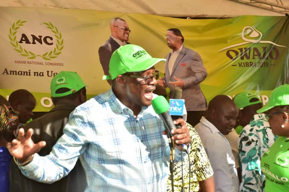 Vijana wamfurusha Mudavadi Kibra wakati wa kampeni