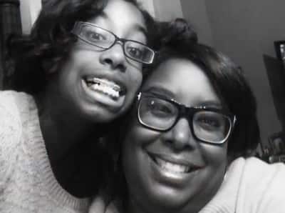 Young woman warms hearts online after sharing college acceptance email with her late mother