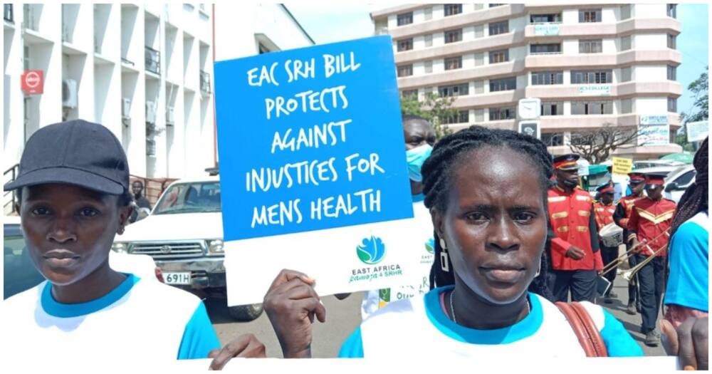 Section of civil society support the sexual and reproductive health.