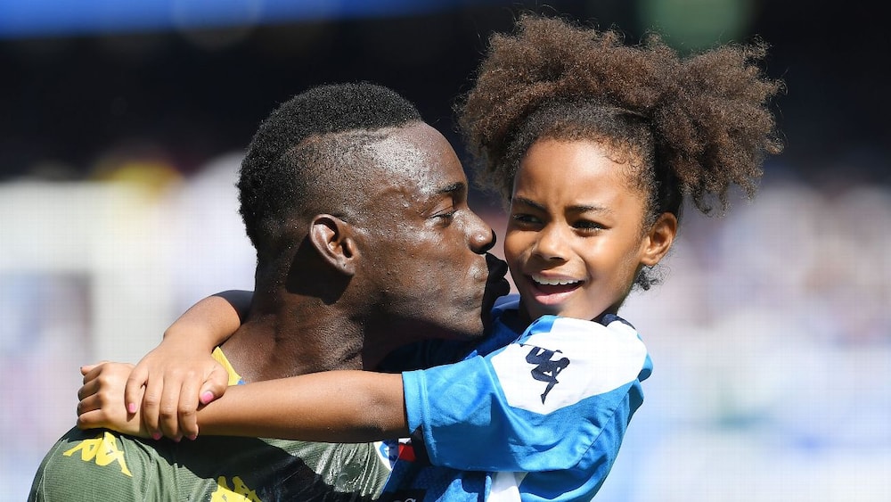 mario balotelli biological parents