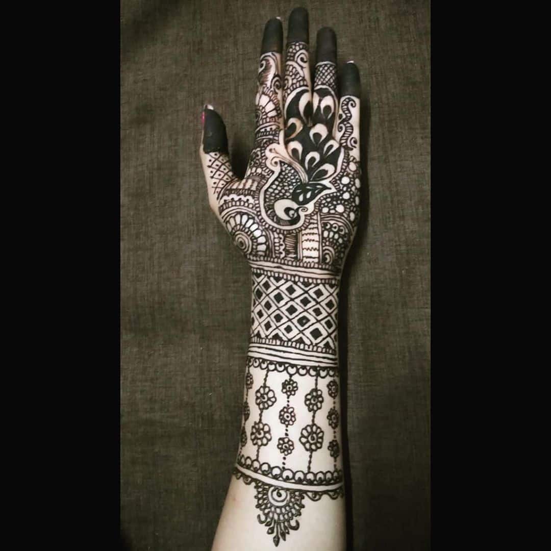Eid Special Black Outline Henna Design 2022 | Black and Red मेहंदी डिजाइन  @Beyouandbeauty - YouTube